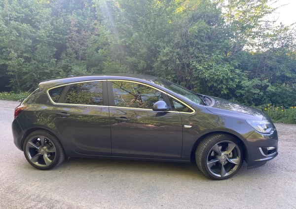 Opel Astra cena 37500 przebieg: 218087, rok produkcji 2015 z Bychawa małe 407